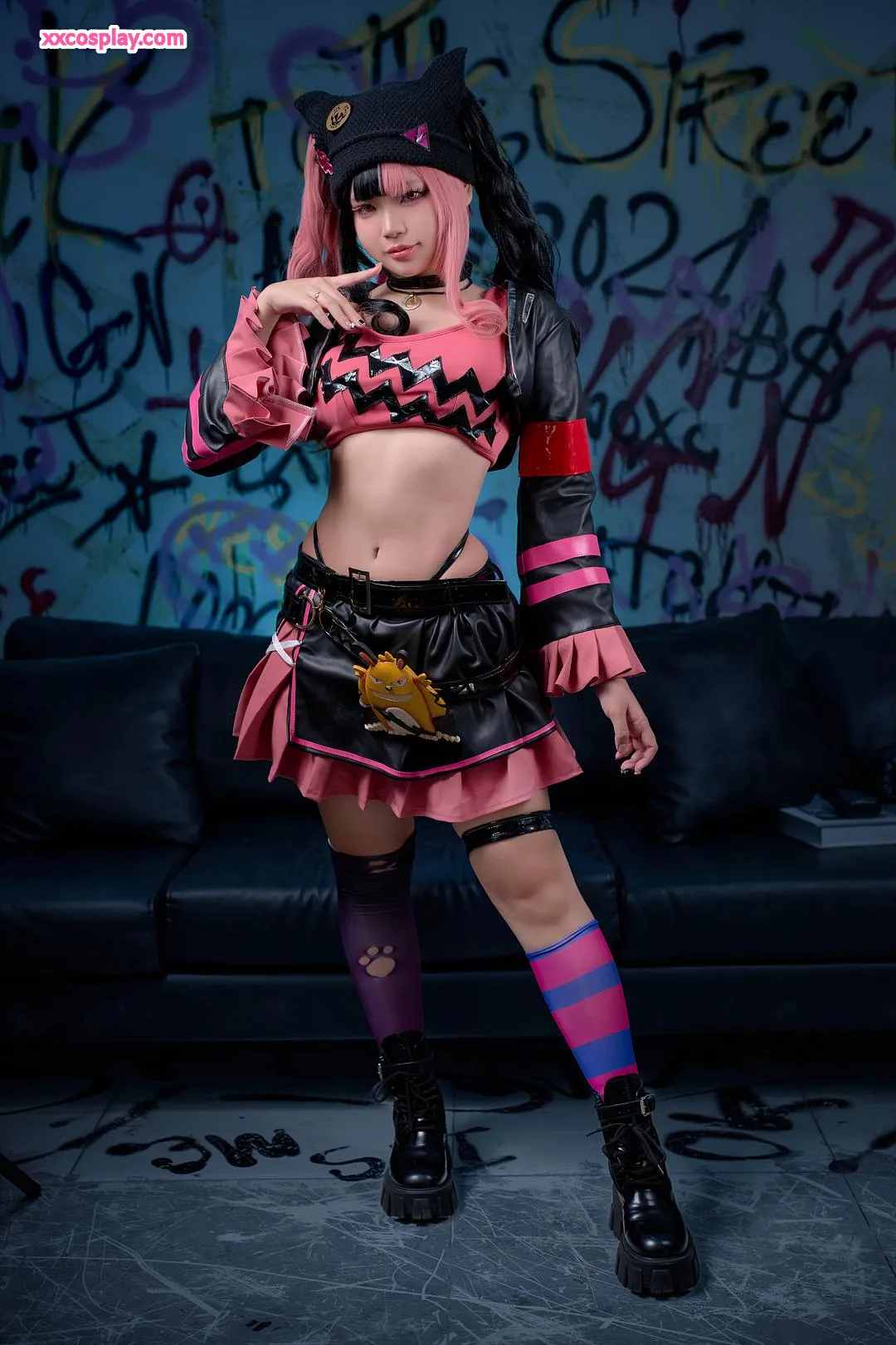 ZinieQ – Zoe Rayne: Urban Catgirl Gravure